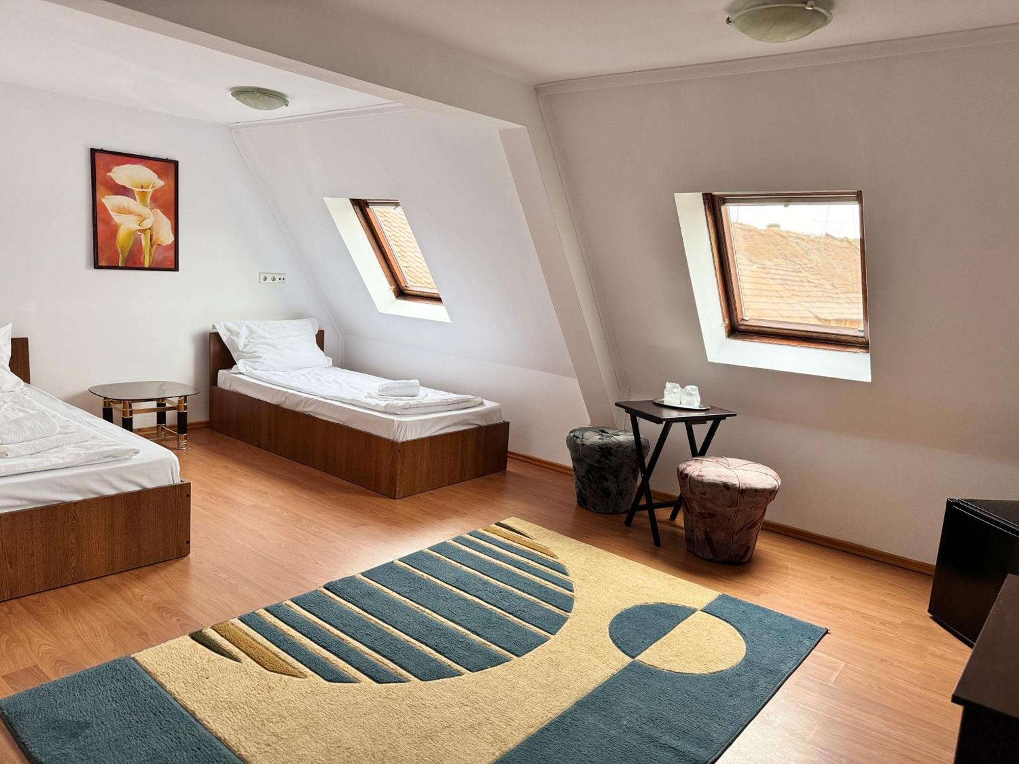 Hotel Complex Select Mediaş Zewnętrze zdjęcie
