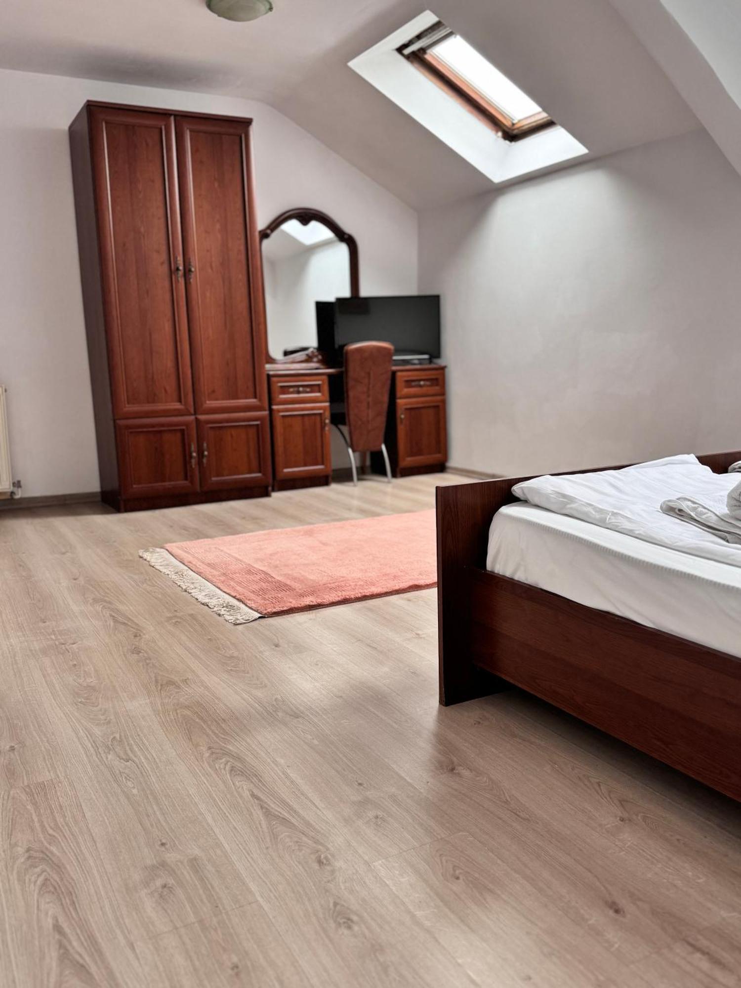 Hotel Complex Select Mediaş Zewnętrze zdjęcie