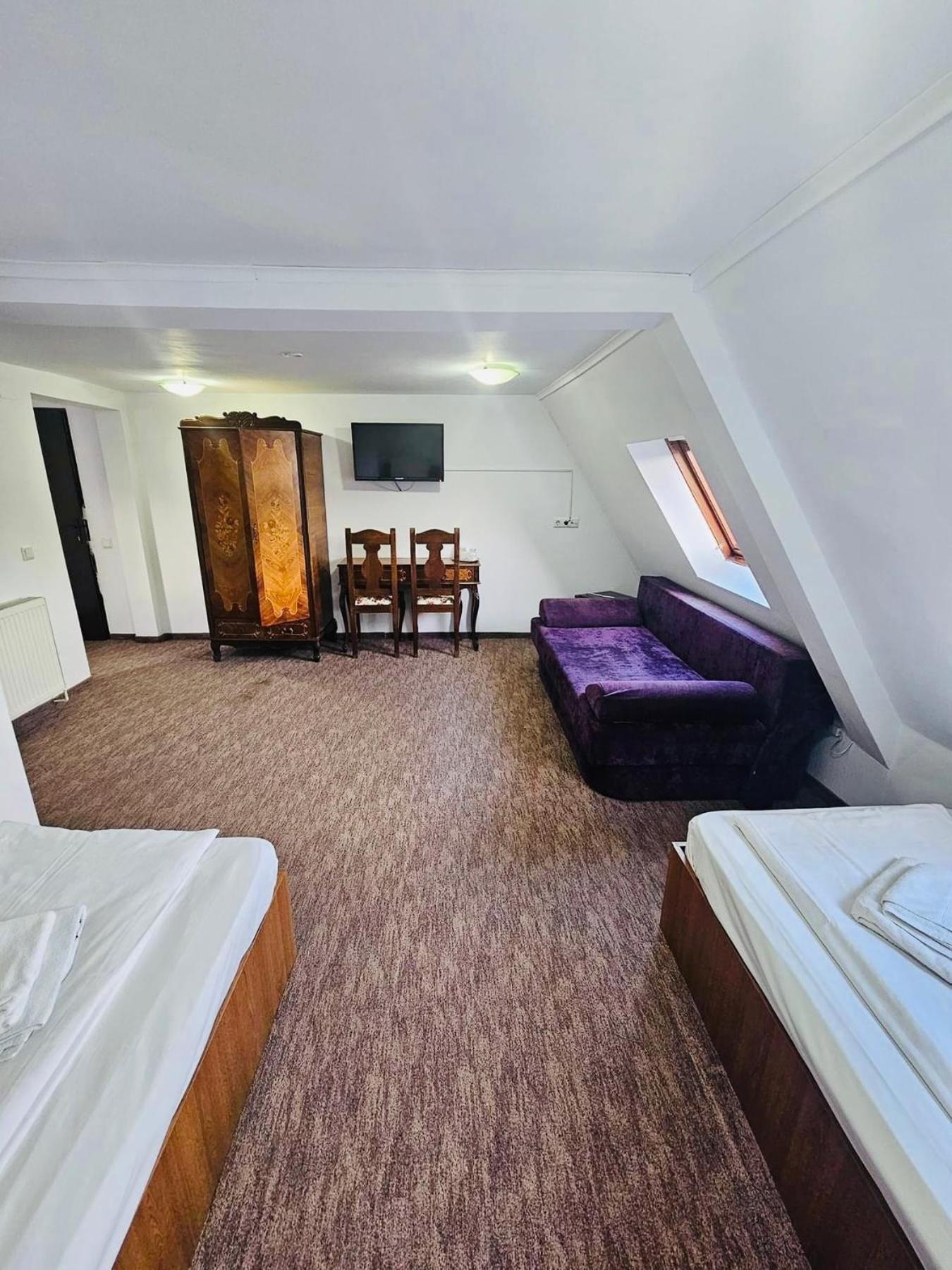 Hotel Complex Select Mediaş Zewnętrze zdjęcie