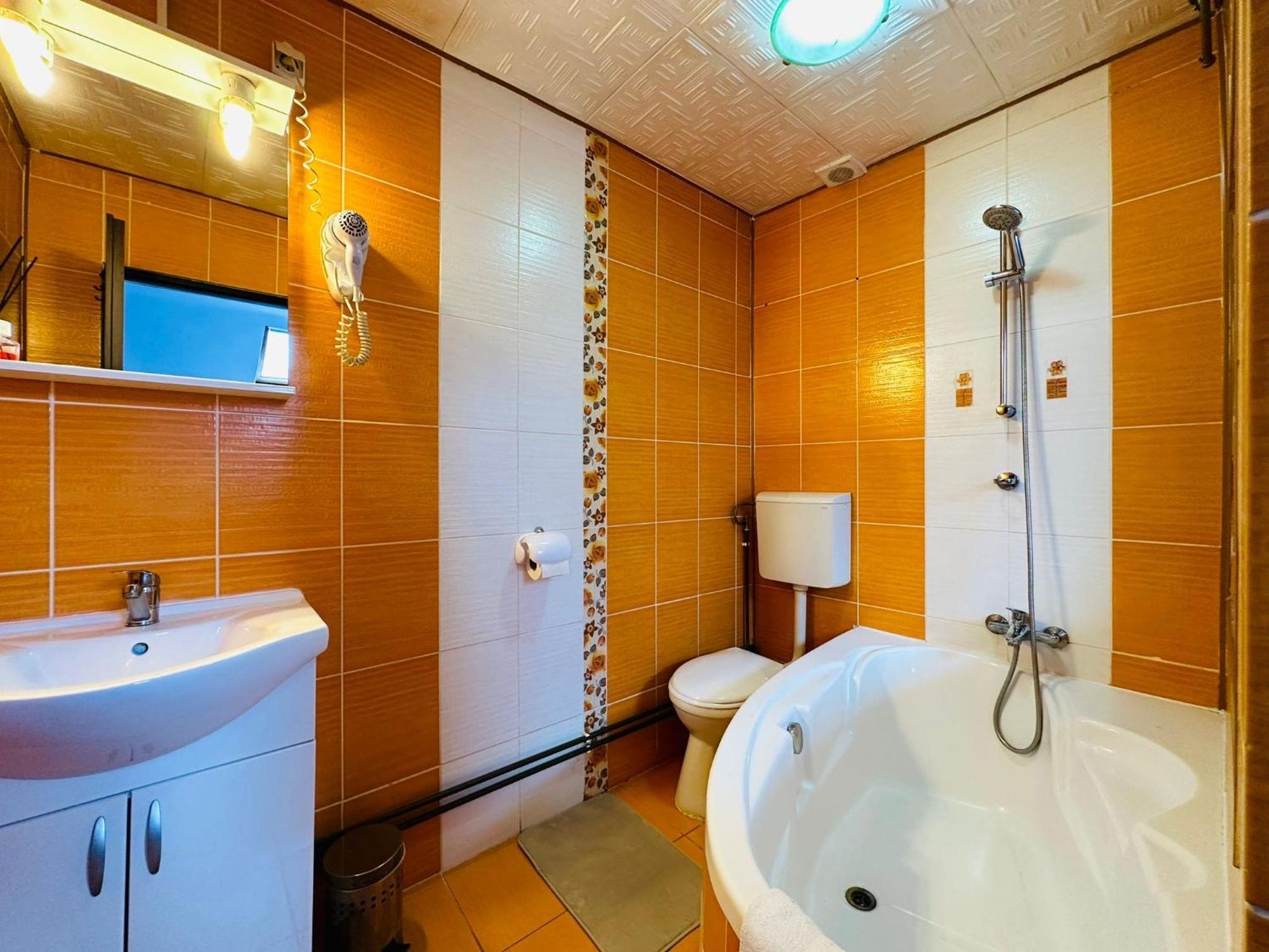 Hotel Complex Select Mediaş Zewnętrze zdjęcie