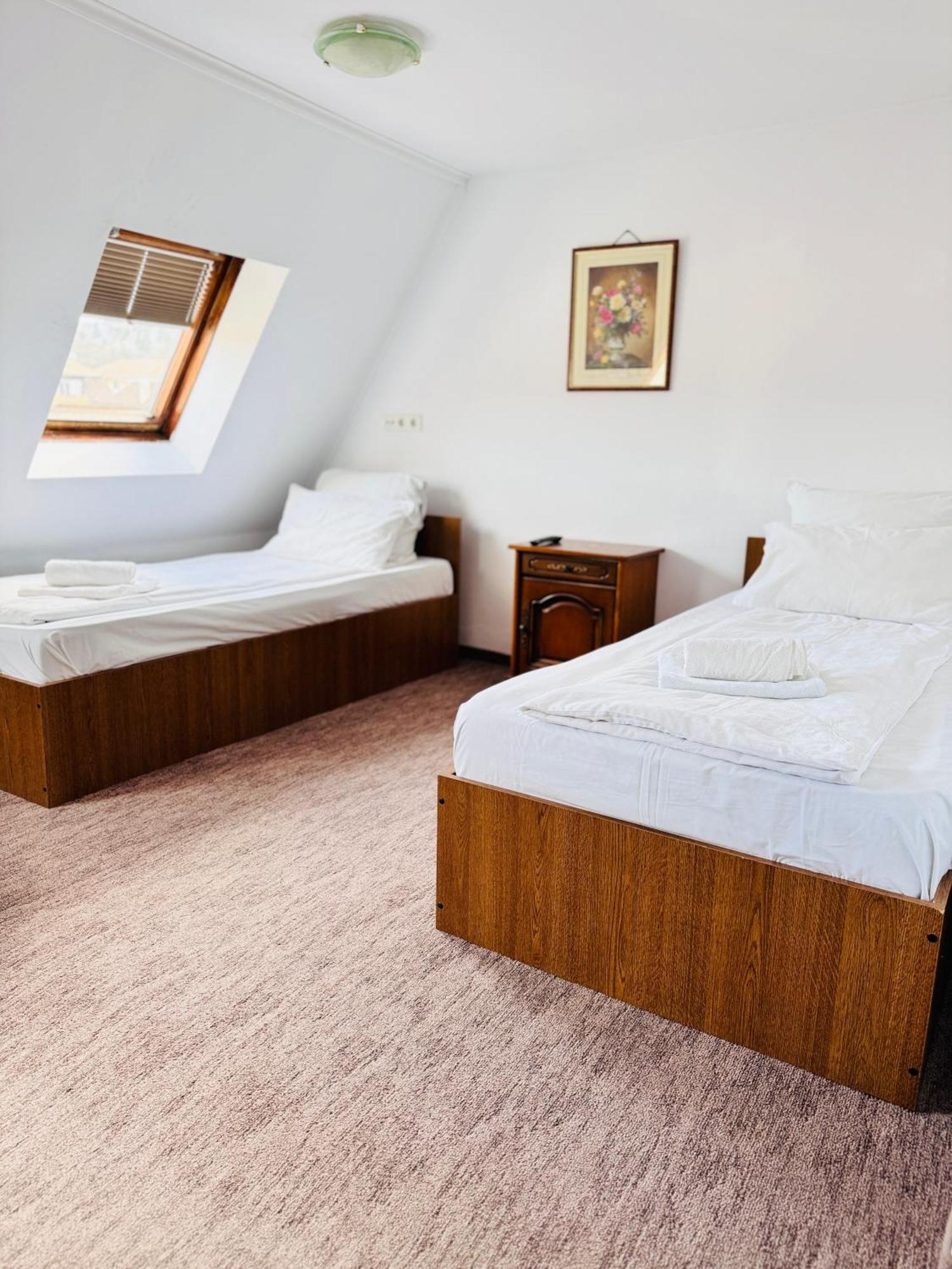 Hotel Complex Select Mediaş Zewnętrze zdjęcie